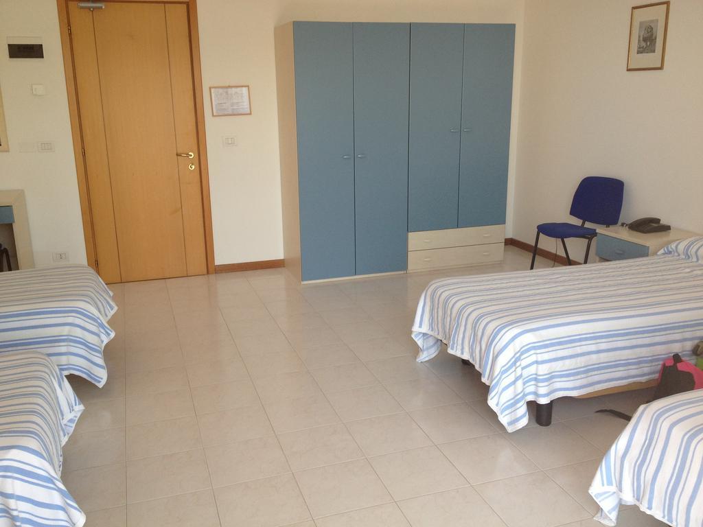 Casa Per Ferie Maria Assunta Hotel Lido di Jesolo Bagian luar foto